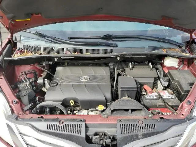 2014 TOYOTA SIENNA XLE  