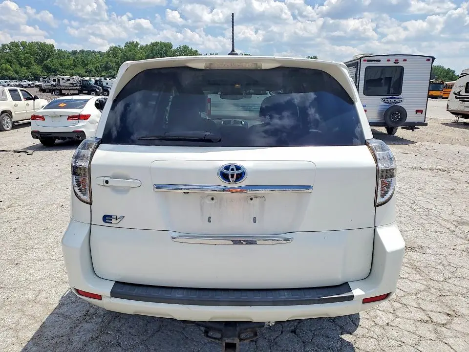 2013 TOYOTA RAV4 EV BASE  