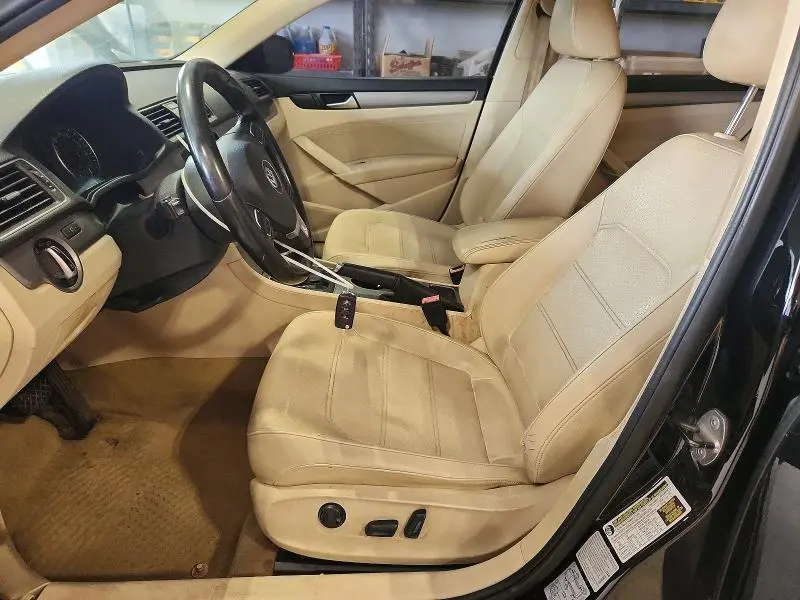 2015 VOLKSWAGEN PASSAT SE  