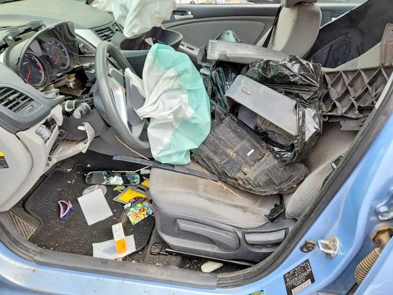 2012 HYUNDAI ACCENT GS  