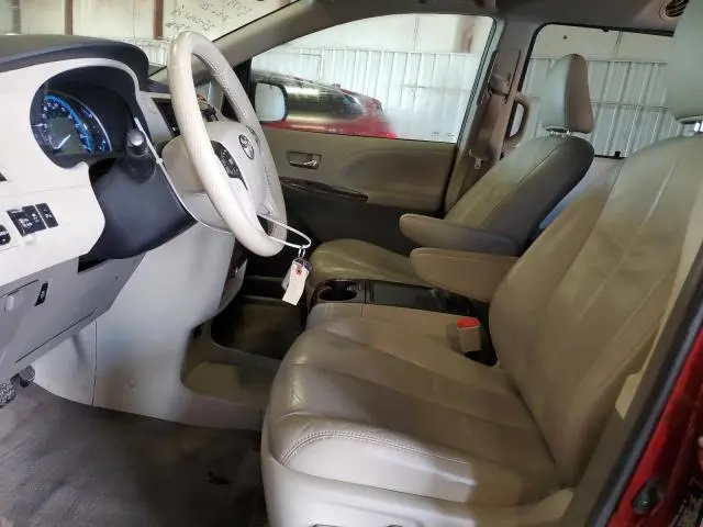 2012 TOYOTA SIENNA XLE  