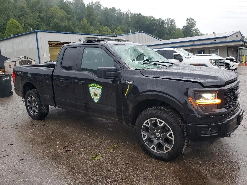 2024 FORD F150 STX  