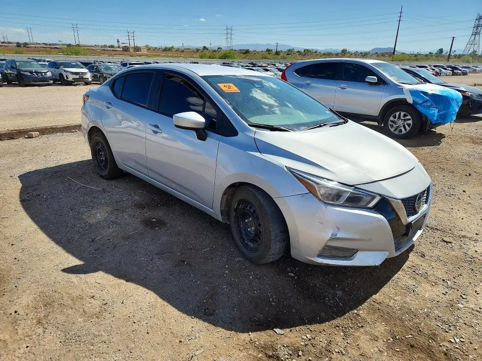 2022 NISSAN VERSA SV  