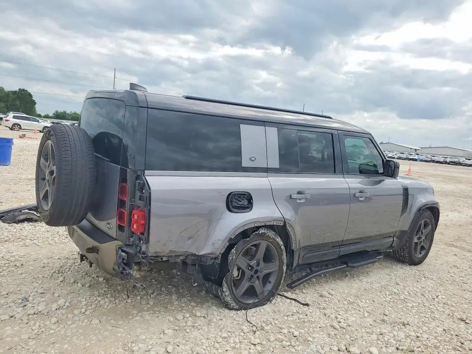 2023 LAND ROVER DEFENDER 130 X-DYNAMIC SE  