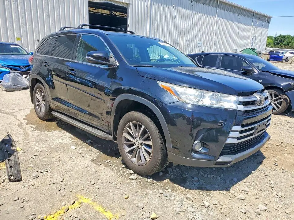 2018 TOYOTA HIGHLANDER XLE  