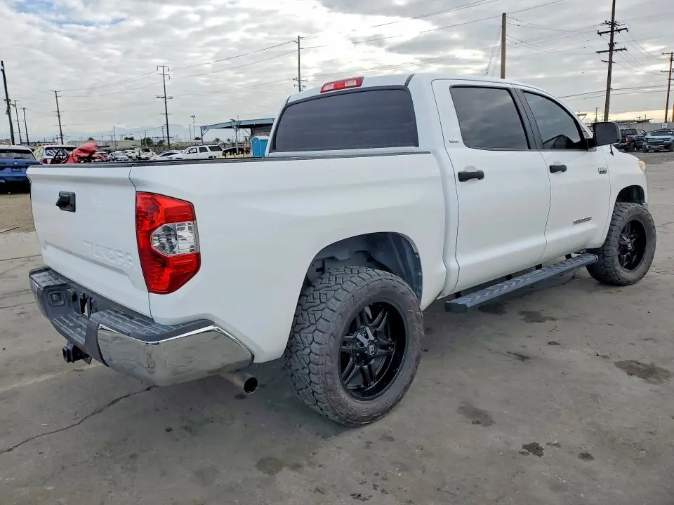 2014 TOYOTA TUNDRA CREWMAX SR5  