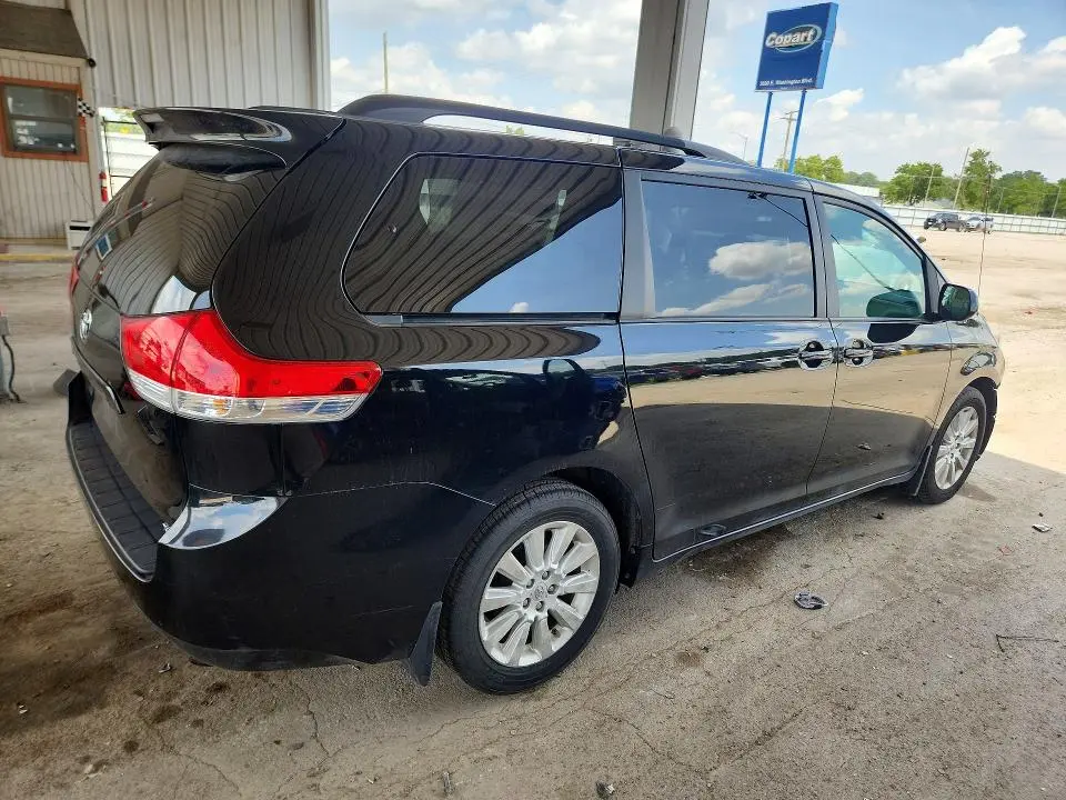 2011 TOYOTA SIENNA XLE 7-PASSENGER  