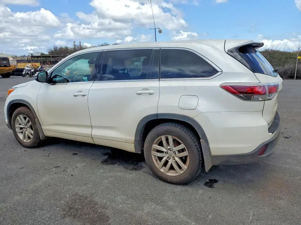 2014 TOYOTA HIGHLANDER LE  