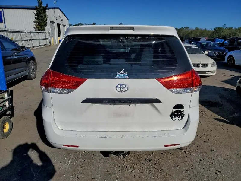 2011 TOYOTA SIENNA BASE 7-PASSENGER  