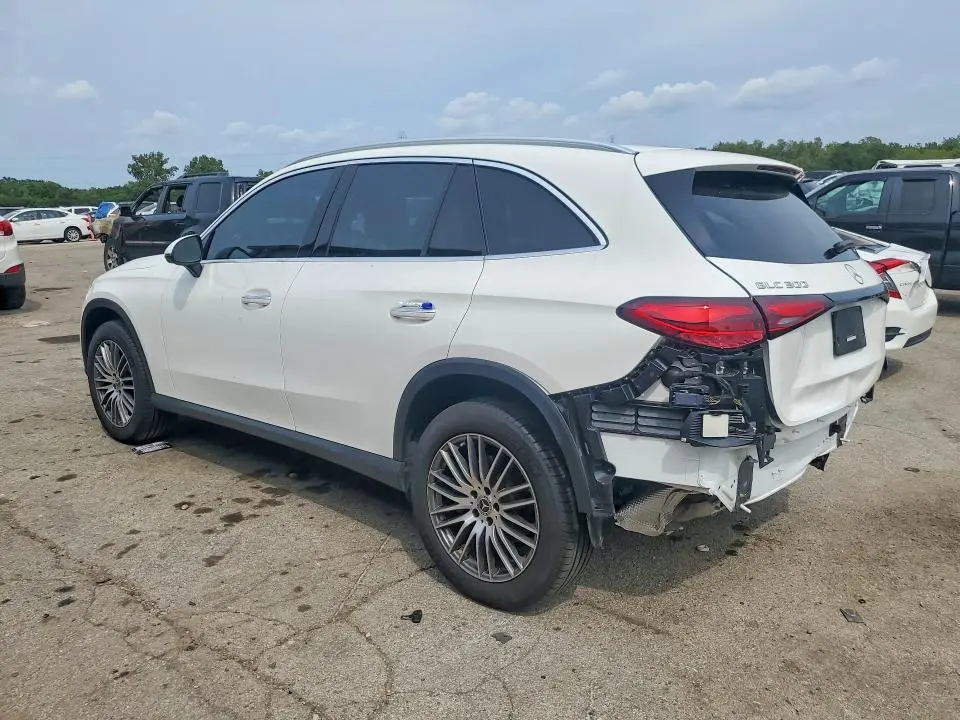 2026 MERCEDES-BENZ GLC 300  