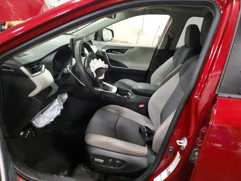 2019 TOYOTA RAV4 XLE  