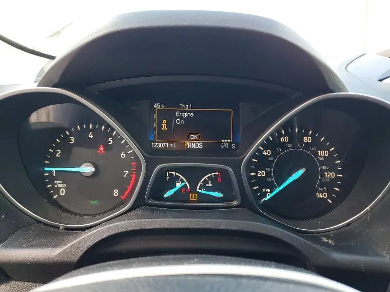 2017 FORD ESCAPE SE  