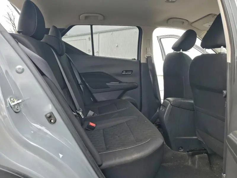 2022 NISSAN KICKS SV  