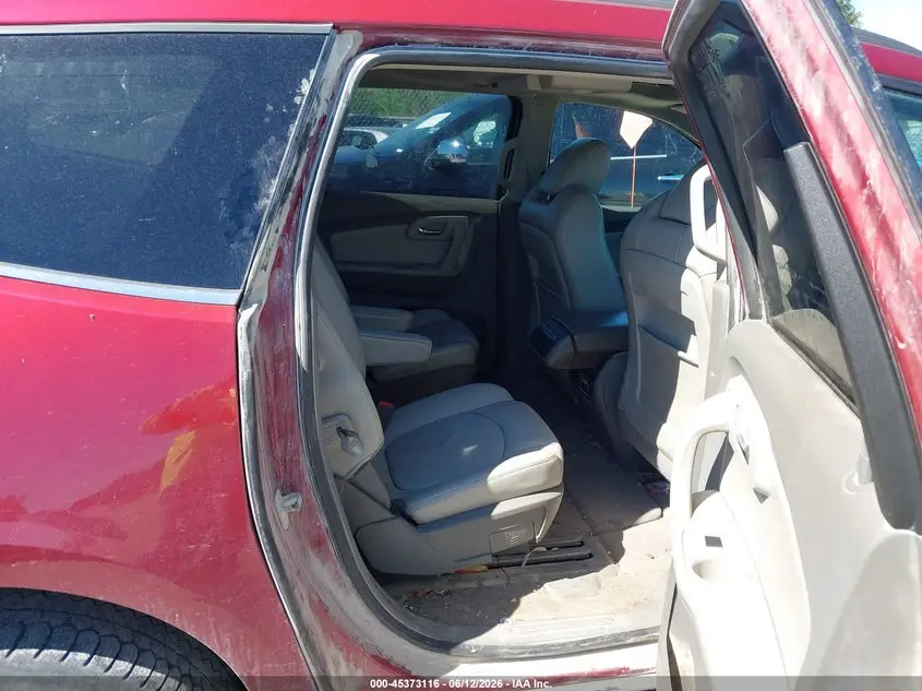 2011 CHEVROLET TRAVERSE 2LT