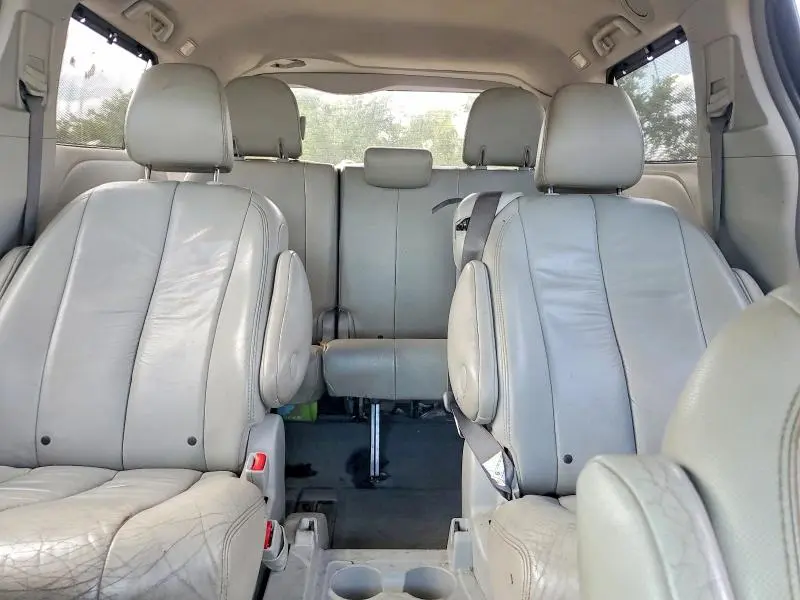 2011 TOYOTA SIENNA XLE 8-PASSENGER  