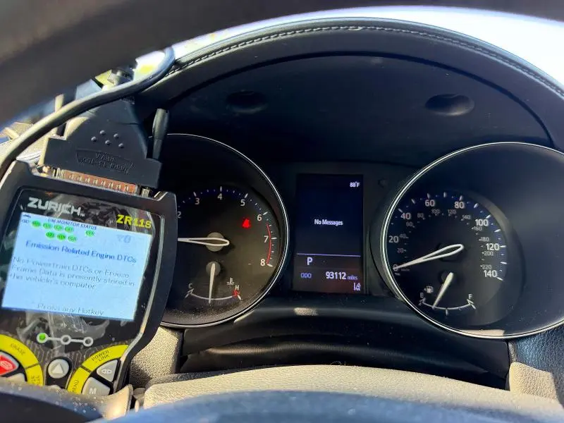 2019 TOYOTA C-HR LE  