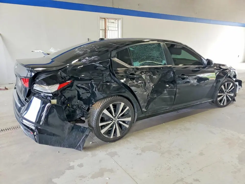 2021 NISSAN ALTIMA SR  