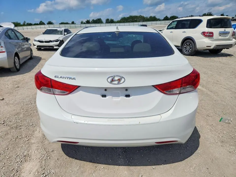2013 HYUNDAI ELANTRA GLS  