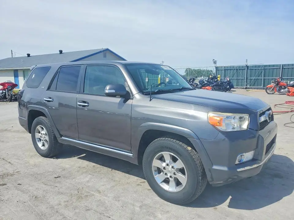 2010 TOYOTA 4RUNNER SR5  
