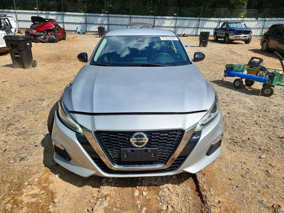 2021 NISSAN ALTIMA SR  