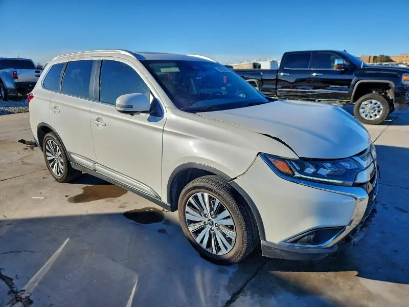 2020 MITSUBISHI OUTLANDER SE  