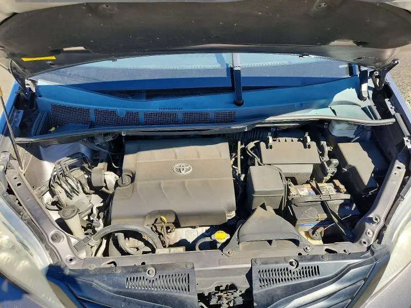 2013 TOYOTA SIENNA L 7-PASSENGER  