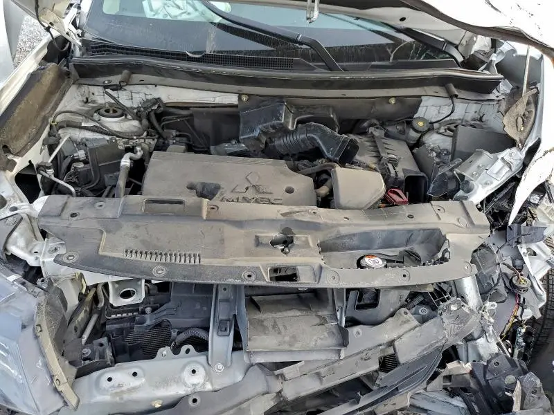 2019 MITSUBISHI OUTLANDER SE  