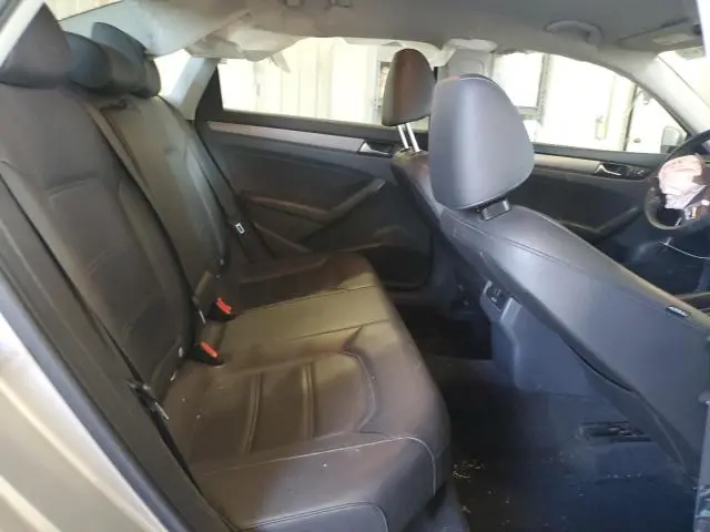 2014 VOLKSWAGEN PASSAT SE  