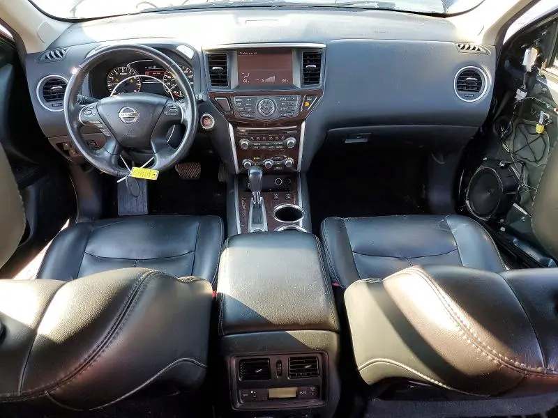 2016 NISSAN PATHFINDER SL  
