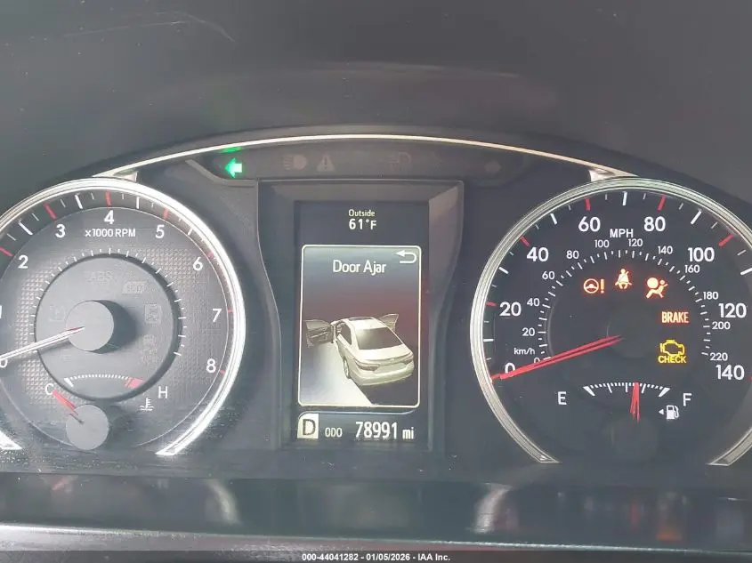 2016 TOYOTA CAMRY SE