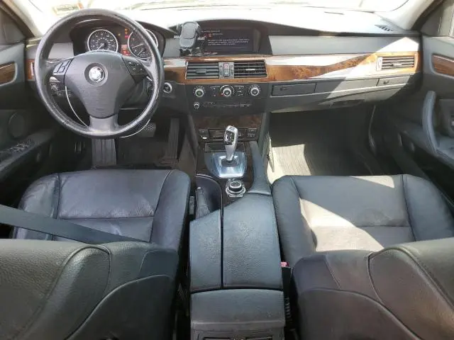 2010 BMW 528 XI  