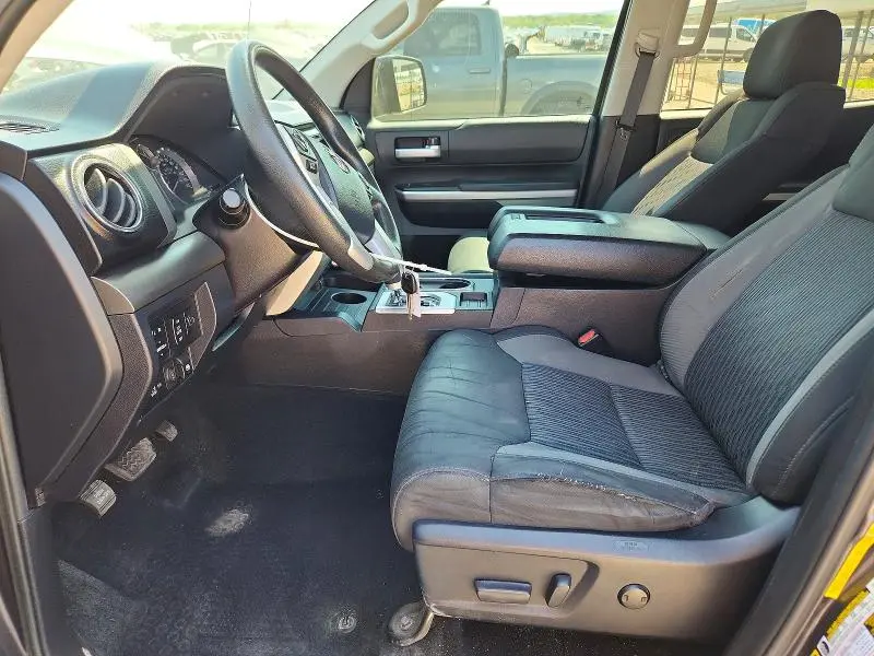 2017 TOYOTA TUNDRA CREWMAX SR5  