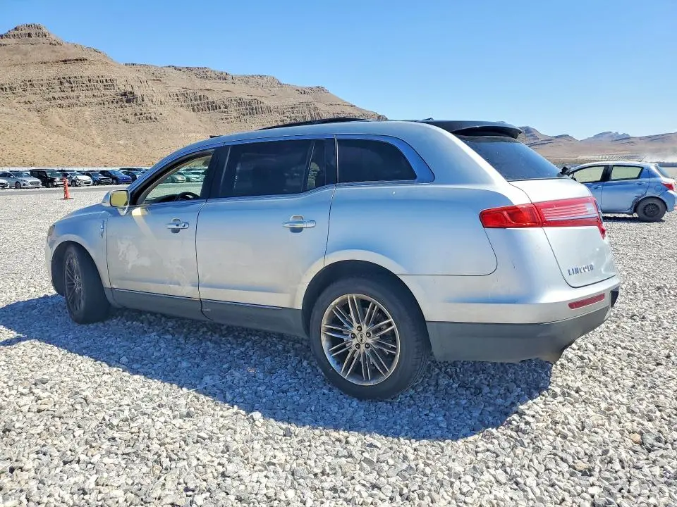 2013 LINCOLN MKT   