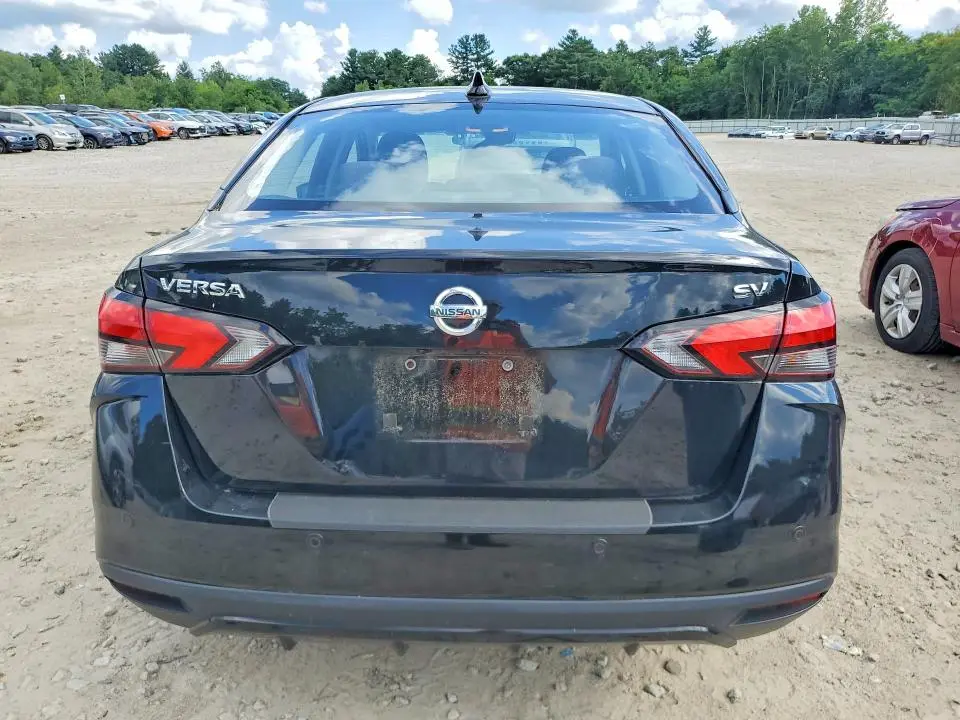 2021 NISSAN VERSA SV  