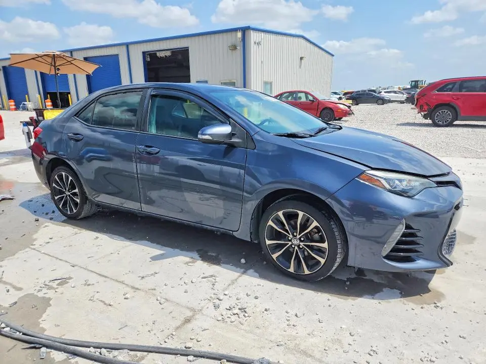 2018 TOYOTA COROLLA SE  