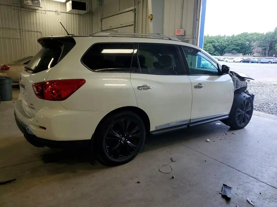 2017 NISSAN PATHFINDER PLATINUM  