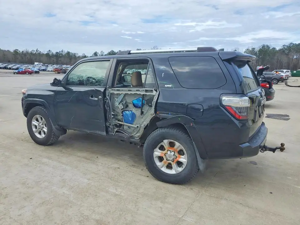 2021 TOYOTA 4RUNNER SR5  