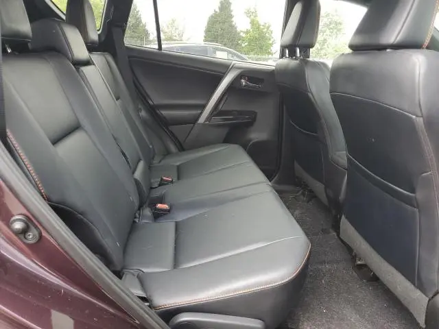 2016 TOYOTA RAV4 SE  
