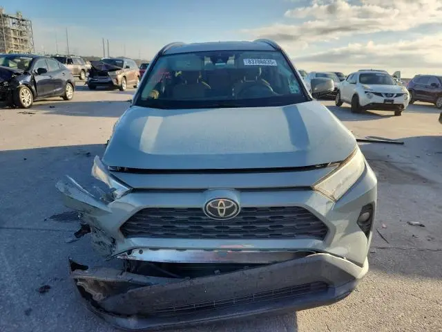 2019 TOYOTA RAV4 XLE  