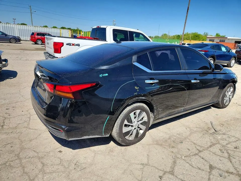 2019 NISSAN ALTIMA S  