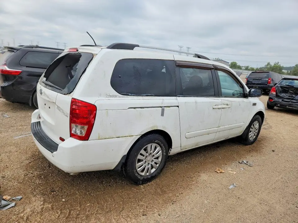 2011 KIA SEDONA LX  