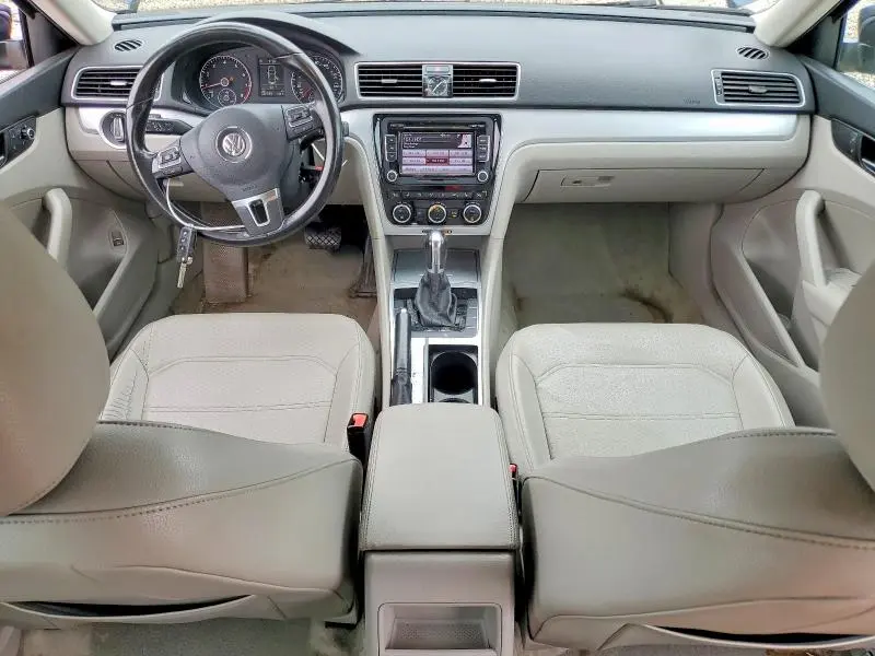 2012 VOLKSWAGEN PASSAT SE  