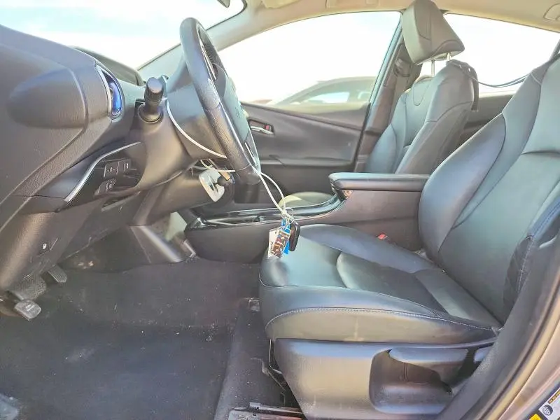 2017 TOYOTA PRIUS THREE TOURING  