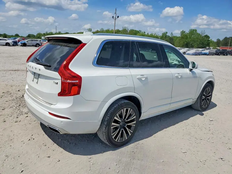 2021 VOLVO XC90 T6 MOMENTUM  