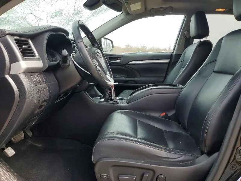 2017 TOYOTA HIGHLANDER XLE  