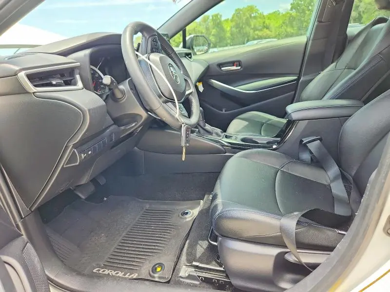 2021 TOYOTA COROLLA SE  