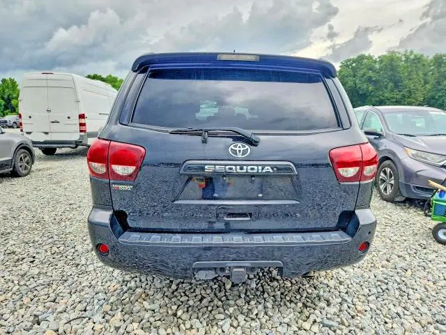 2018 TOYOTA SEQUOIA SR5  