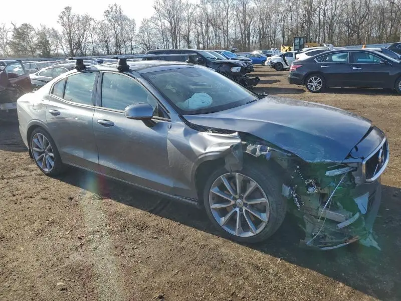 2019 VOLVO S60 T6 MOMENTUM  