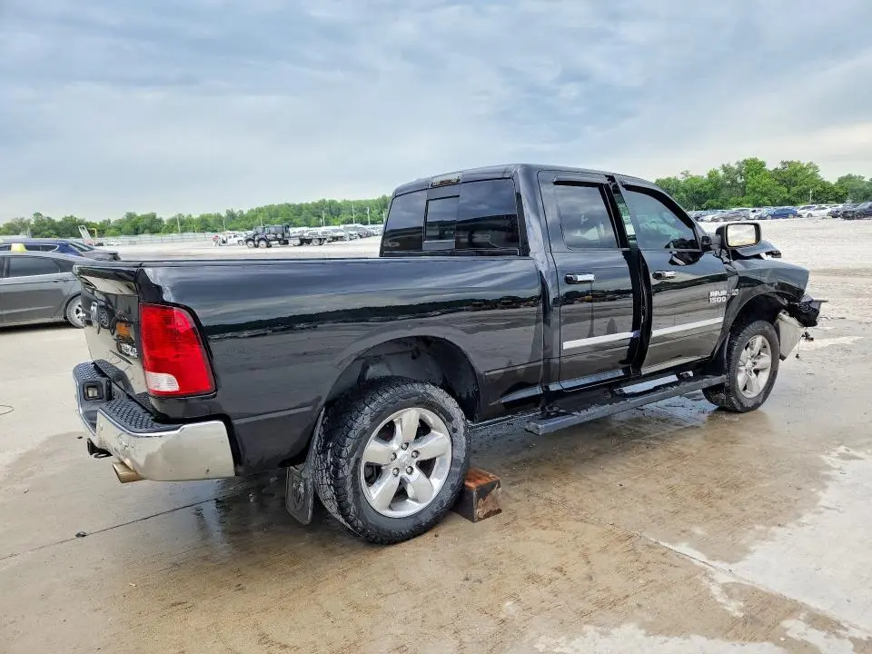 2015 RAM 1500 SLT  