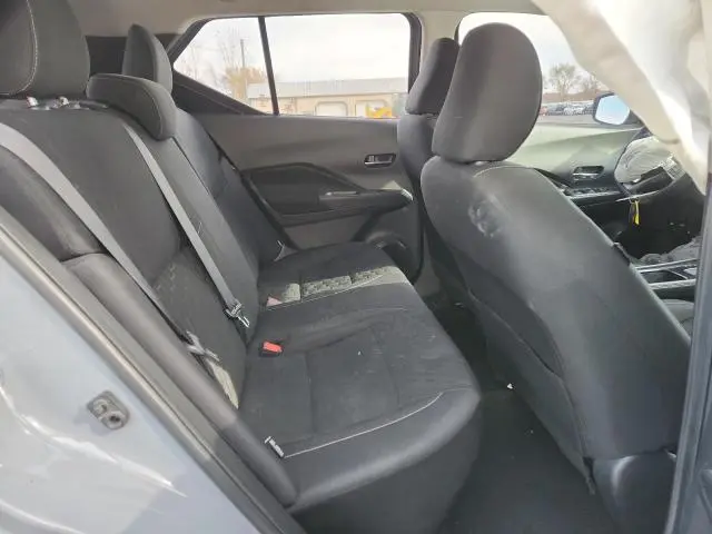 2022 NISSAN KICKS SV  